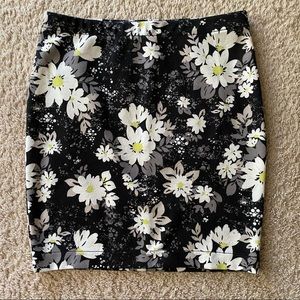 Black Floral White Flower Pencil Mini Skirt XS